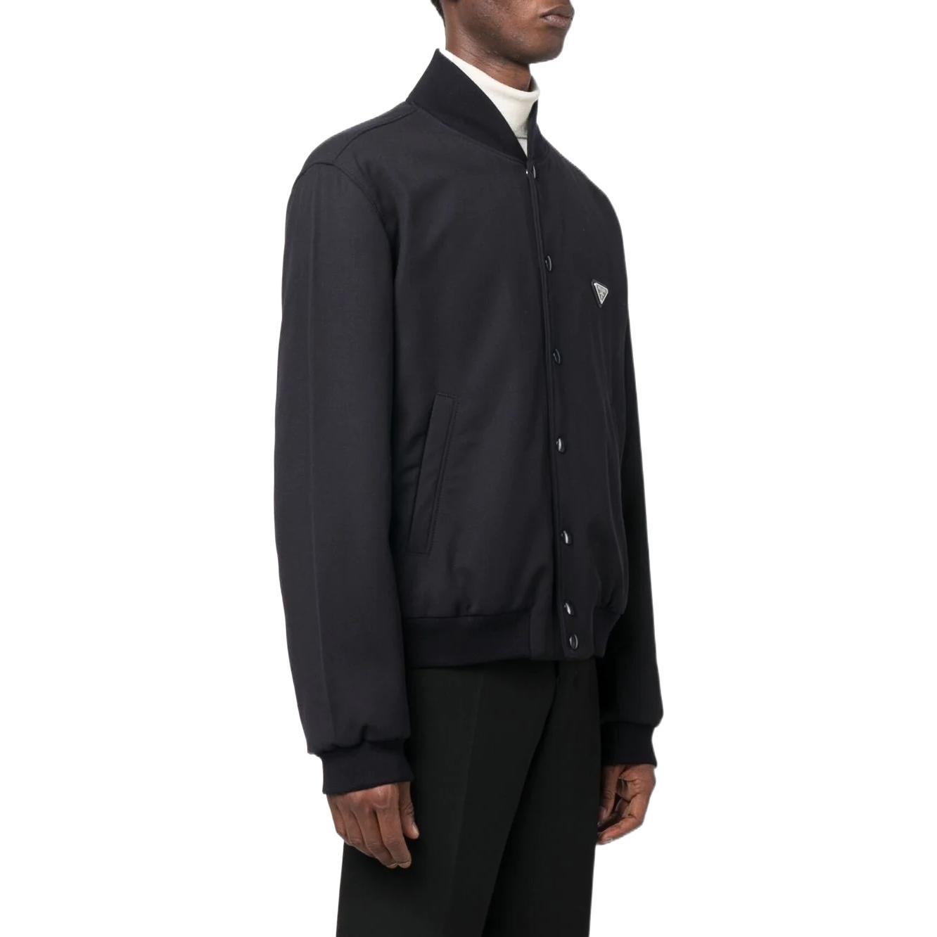 Shop Chaqueta Bomber Negra Prada FW22 con Parche Triangular SGC073-11A6-F0002