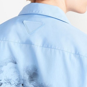 PRADA FW22 天空藍印花短袖休閒襯衫 男款 UCS414-11SR-F0YRX-S-221 Details for PRADA FW22 天空藍印花短袖休閒襯衫 男款 UCS414-11SR-F0YRX-S-221