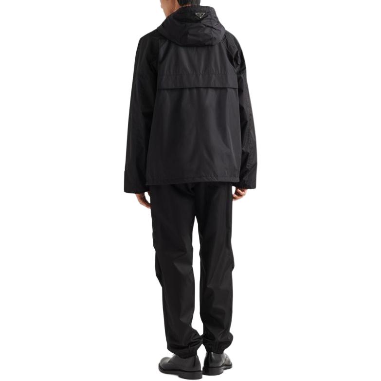 Shop PRADA FW23 ブラック 無地 ロゴ フーディージャケット SGC557-14I2-F0002-SOOO