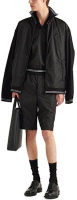 普拉达 FW23 黑色条纹百慕大休闲短裤. UJP234-1YR5-F0806-S-OOO Lookbook 普拉达 FW23 黑色条纹百慕大休闲短裤. UJP234-1YR5-F0806-S-OOO