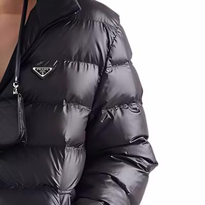 PRADA 秋冬23 双面连帽宽松夹克 黑色 SGC398-1WQ8-F0002-S-232 Sizing PRADA 秋冬23 双面连帽宽松夹克 黑色 SGC398-1WQ8-F0002-S-232