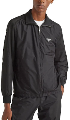 Prada FW23 黑色標誌長袖外套 SGC469-133V-F0002-S-WMO Lookbook Prada FW23 黑色標誌長袖外套 SGC469-133V-F0002-S-WMO