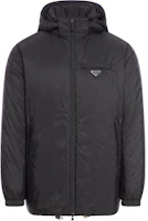 Order PRADA FW24 黑色連帽羽絨外套附標誌徽章. SGC710-1WQ9-F0002-S-OOO
