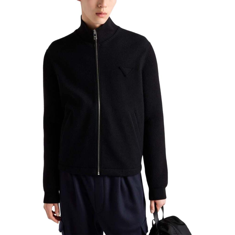 Lookbook Prada FW24 黑色羊毛外套，全拉鍊設計，長袖款式附Logo SGC686-1Y5V-F0002-S-OOO