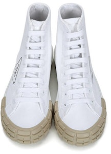 프라다 화이트 캔버스 하이탑 스니커즈 2TG158_GUD_F074A Shop 프라다 화이트 캔버스 하이탑 스니커즈 2TG158_GUD_F074A