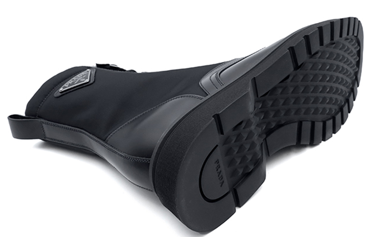 Purchase 프라다 로고 패치워크 블랙 하이탑 마틴 부츠 2UE011_3LFR_F0002