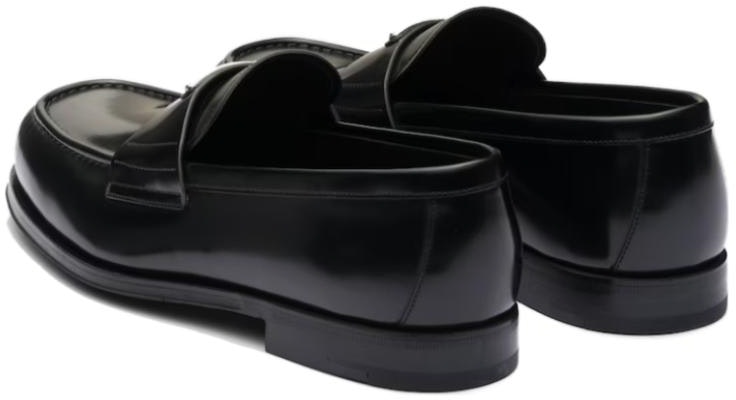 프라다 가죽 슬립온 로퍼 (블랙) 2DB209_055_F0002_F_X000 Lookbook 프라다 가죽 슬립온 로퍼 (블랙) 2DB209_055_F0002_F_X000