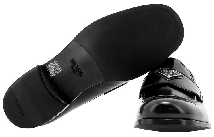 Purchase 普拉达黑色标志牌皮革乐福鞋 2DB195_P39_F0002_F_X000
