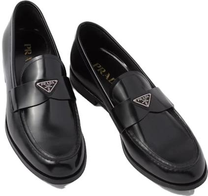 Prada Sepatu Loafers Kulit 'Kenyamanan Slip-On Hitam' 2DB205_055_F0002_F_C000 Lookbook Prada Sepatu Loafers Kulit 'Kenyamanan Slip-On Hitam' 2DB205_055_F0002_F_C000