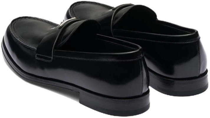 Prada Sepatu Loafers Kulit 'Kenyamanan Slip-On Hitam' 2DB205_055_F0002_F_C000 Shop Prada Sepatu Loafers Kulit 'Kenyamanan Slip-On Hitam' 2DB205_055_F0002_F_C000