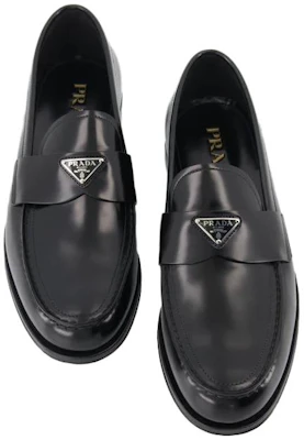 Prada Sepatu Loafers Kulit 'Kenyamanan Slip-On Hitam' 2DB205_055_F0002_F_C000 Purchase Prada Sepatu Loafers Kulit 'Kenyamanan Slip-On Hitam' 2DB205_055_F0002_F_C000