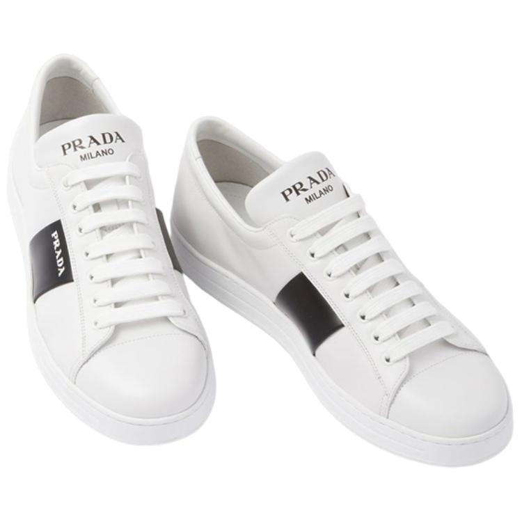 Lookbook 프라다 화이트 로고 가죽 로우탑 스니커즈 2EE389_QSZ_F0964