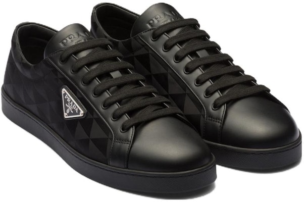 프라다 블랙 가죽 로우탑 스니커즈 2EE376_3LNW_F0002_F_G000 Order 프라다 블랙 가죽 로우탑 스니커즈 2EE376_3LNW_F0002_F_G000