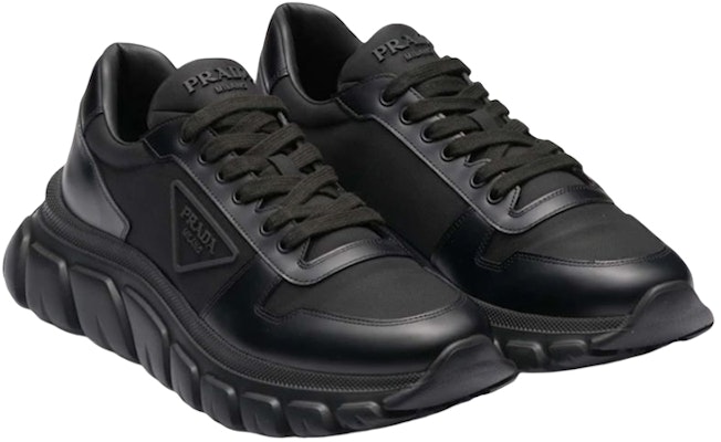 PRADA 皮革 徽章 低筒 運動鞋 黑色 Lookbook PRADA 皮革 徽章 低筒 運動鞋 黑色