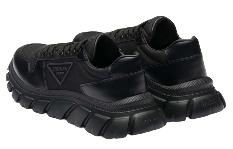 Purchase PRADA 皮革 徽章 低筒 運動鞋 黑色