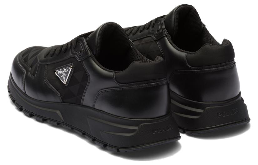 Shop 普拉达黑色皮革尼龙系带圆头休闲低帮运动鞋 2EE390_3LNW_F0002_F_G000