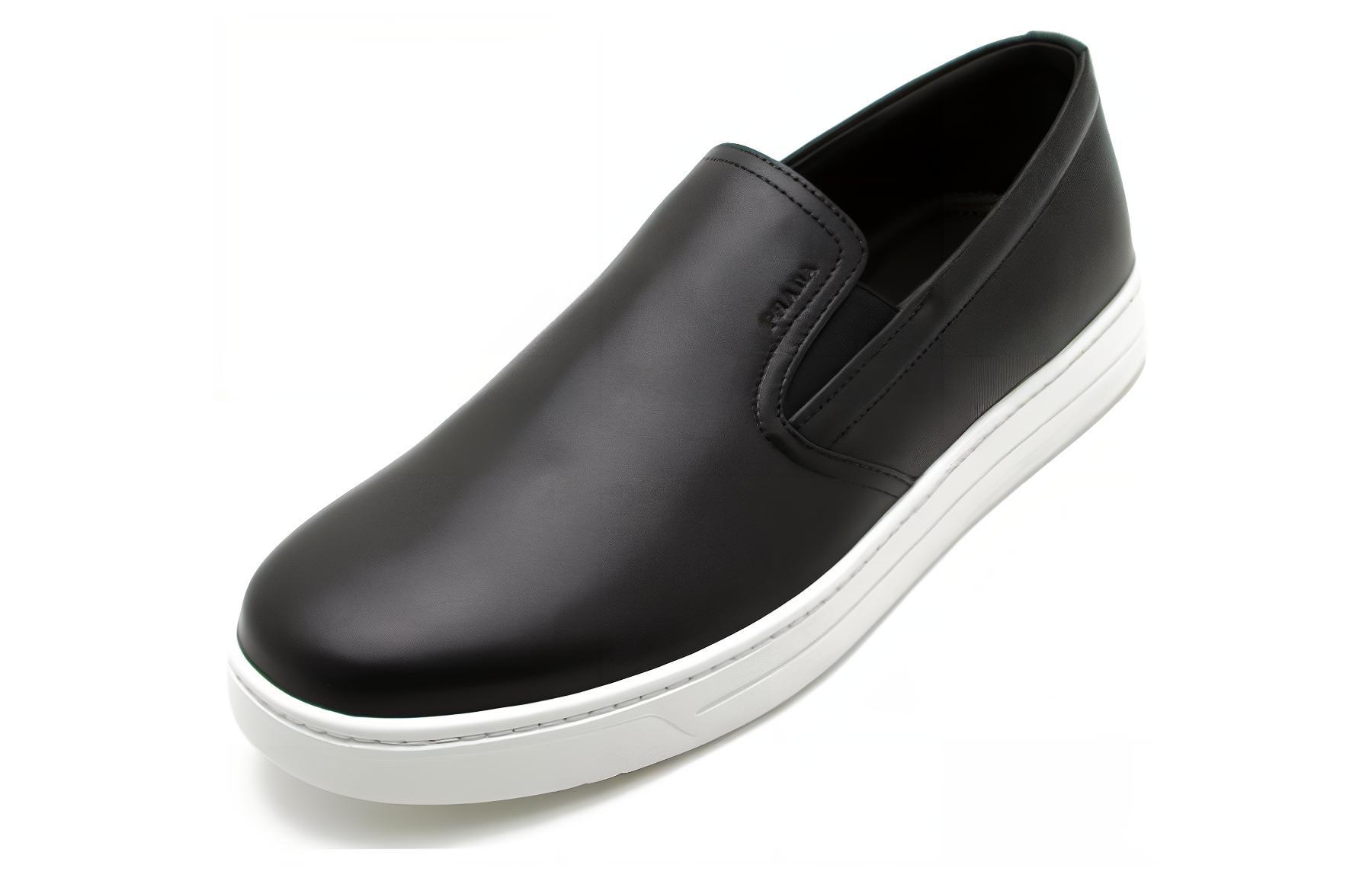 Order Sneakers Prada in Pelle Nera Basse a Punta Tonda 4D2733_3O9U_F0632