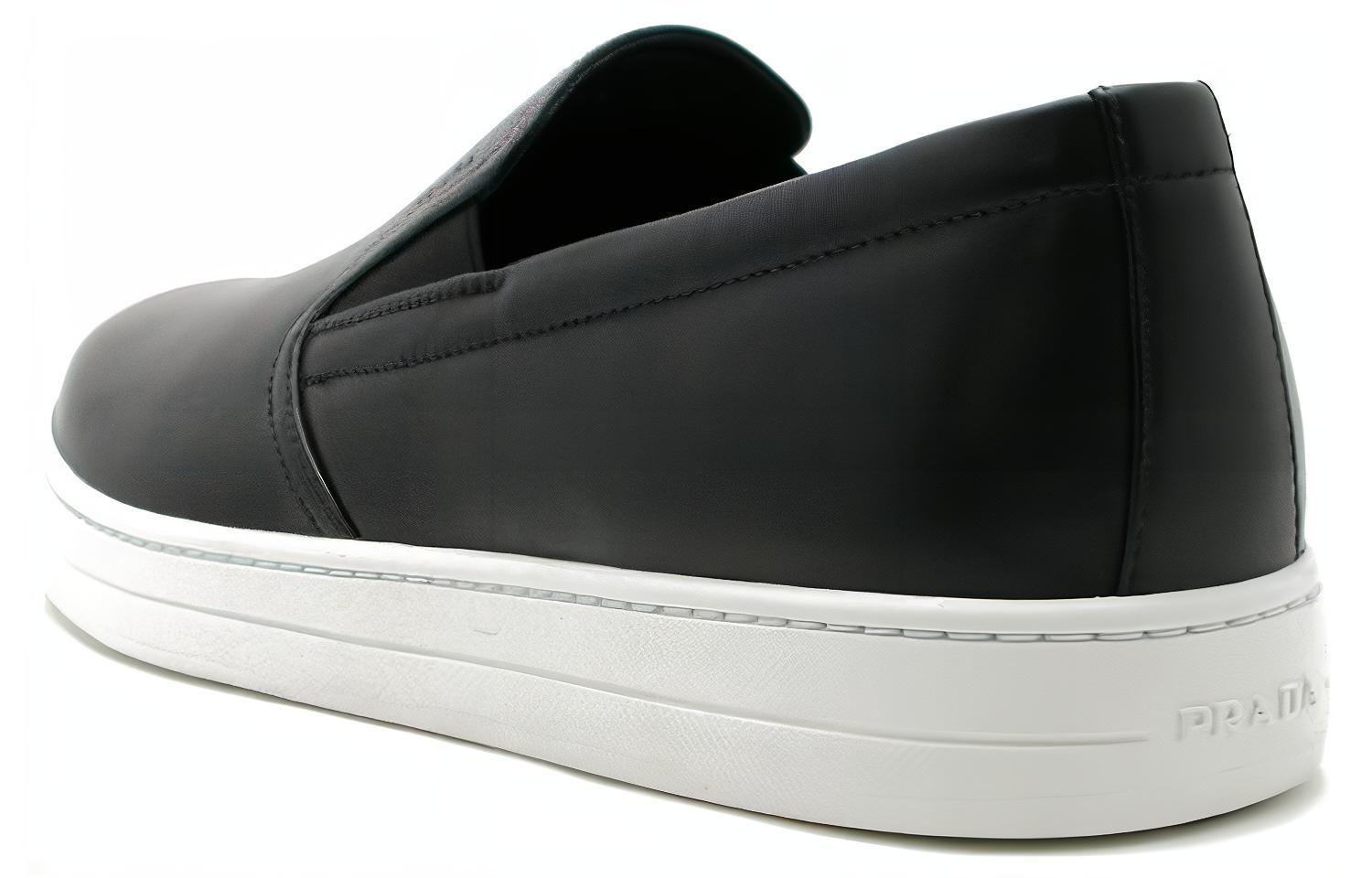 Shop Sneakers Prada in Pelle Nera Basse a Punta Tonda 4D2733_3O9U_F0632
