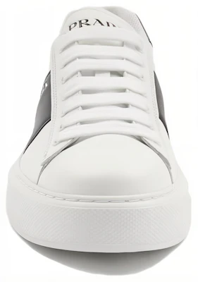 Prada黑白拼接圆头系带低帮皮质运动鞋 2EG357_3ON8_F0964 Lookbook Prada黑白拼接圆头系带低帮皮质运动鞋 2EG357_3ON8_F0964