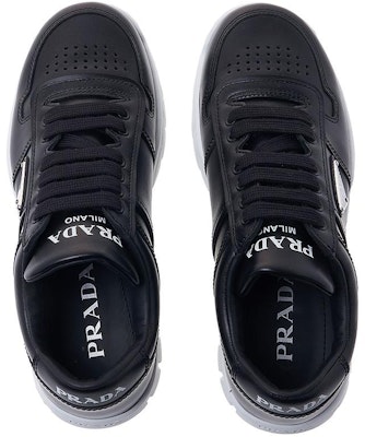 프라다 블랙 가죽 스니커즈 (Peurada Beullaek Gajuk Seunikkeojeu) 2EE378-3LJ6-F0632 Shop 프라다 블랙 가죽 스니커즈 (Peurada Beullaek Gajuk Seunikkeojeu) 2EE378-3LJ6-F0632