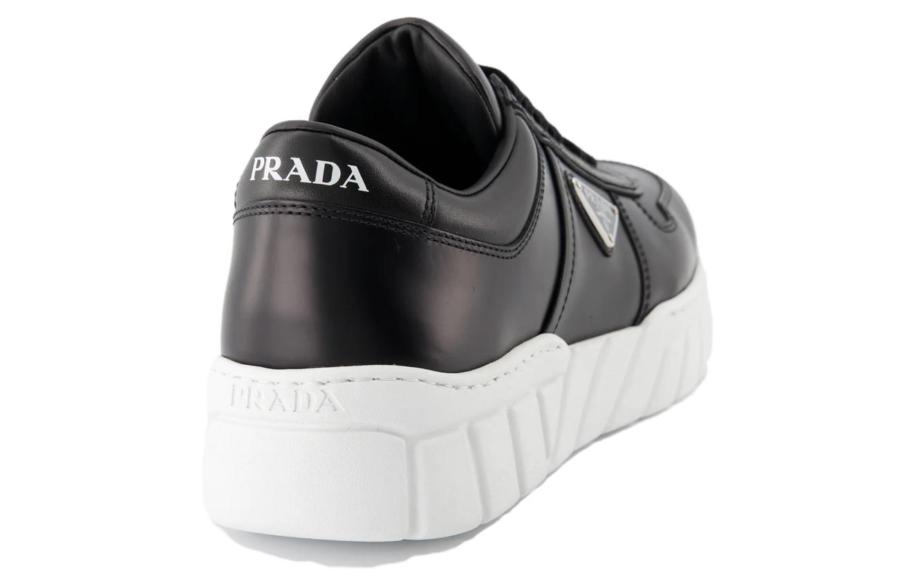 Purchase 프라다 블랙 가죽 스니커즈  (Peurada Beullaek Gajuk Seunikkeojeu) 2EE378-3LJ6-F0632
