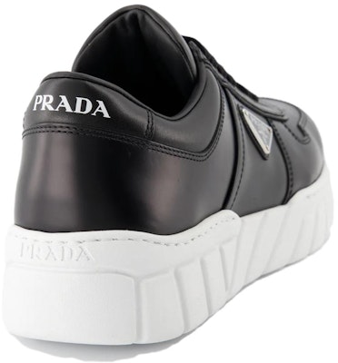 프라다 블랙 가죽 스니커즈 (Peurada Beullaek Gajuk Seunikkeojeu) 2EE378-3LJ6-F0632 Purchase 프라다 블랙 가죽 스니커즈 (Peurada Beullaek Gajuk Seunikkeojeu) 2EE378-3LJ6-F0632