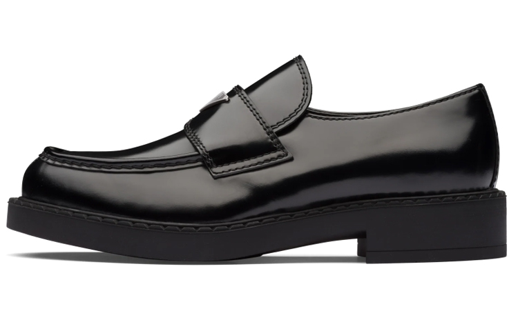Buy PRADA 普拉達 亮面皮革復古樂福鞋 黑色
