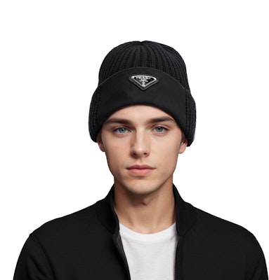 PRADA 羊毛針織Logo毛帽 UMD446-1WTO-F0002-S-202 Lookbook PRADA 羊毛針織Logo毛帽 UMD446-1WTO-F0002-S-202