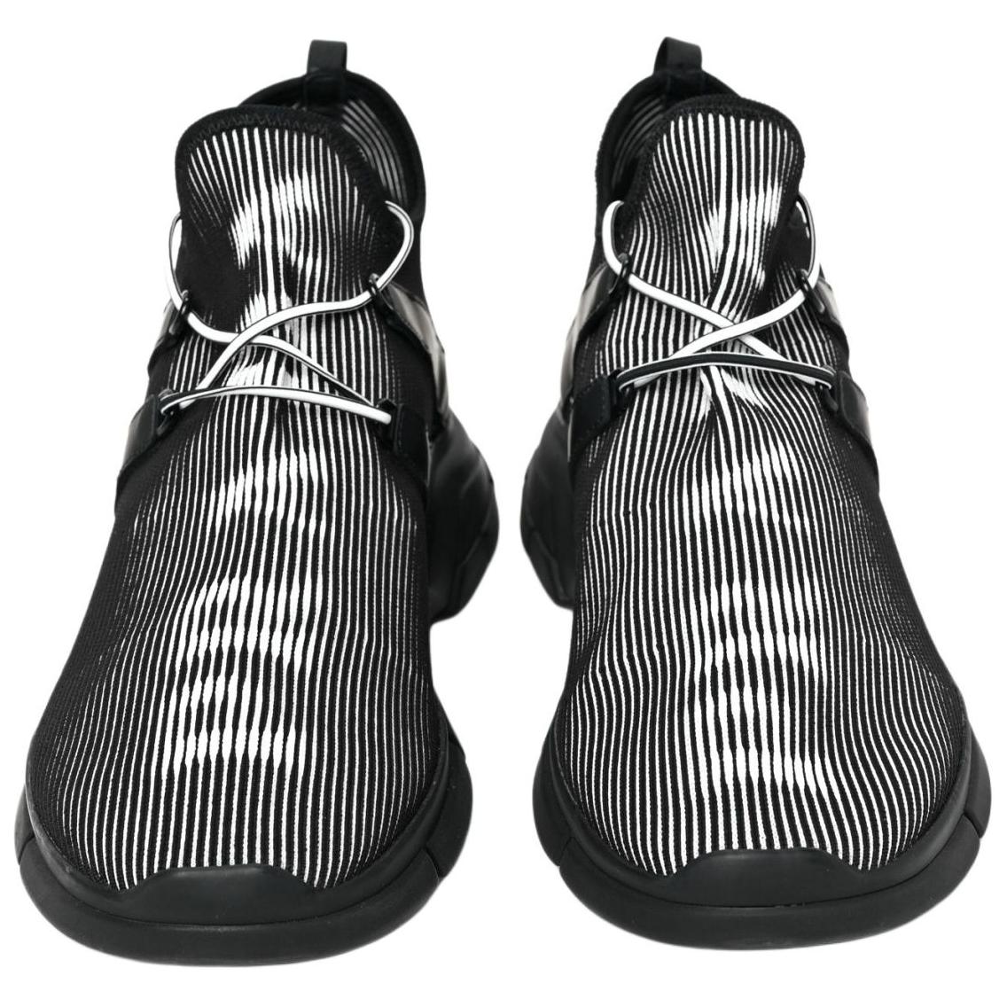 Purchase 普拉達標誌圖案襪子 '黑白' 4E3492-3L5H-F0967