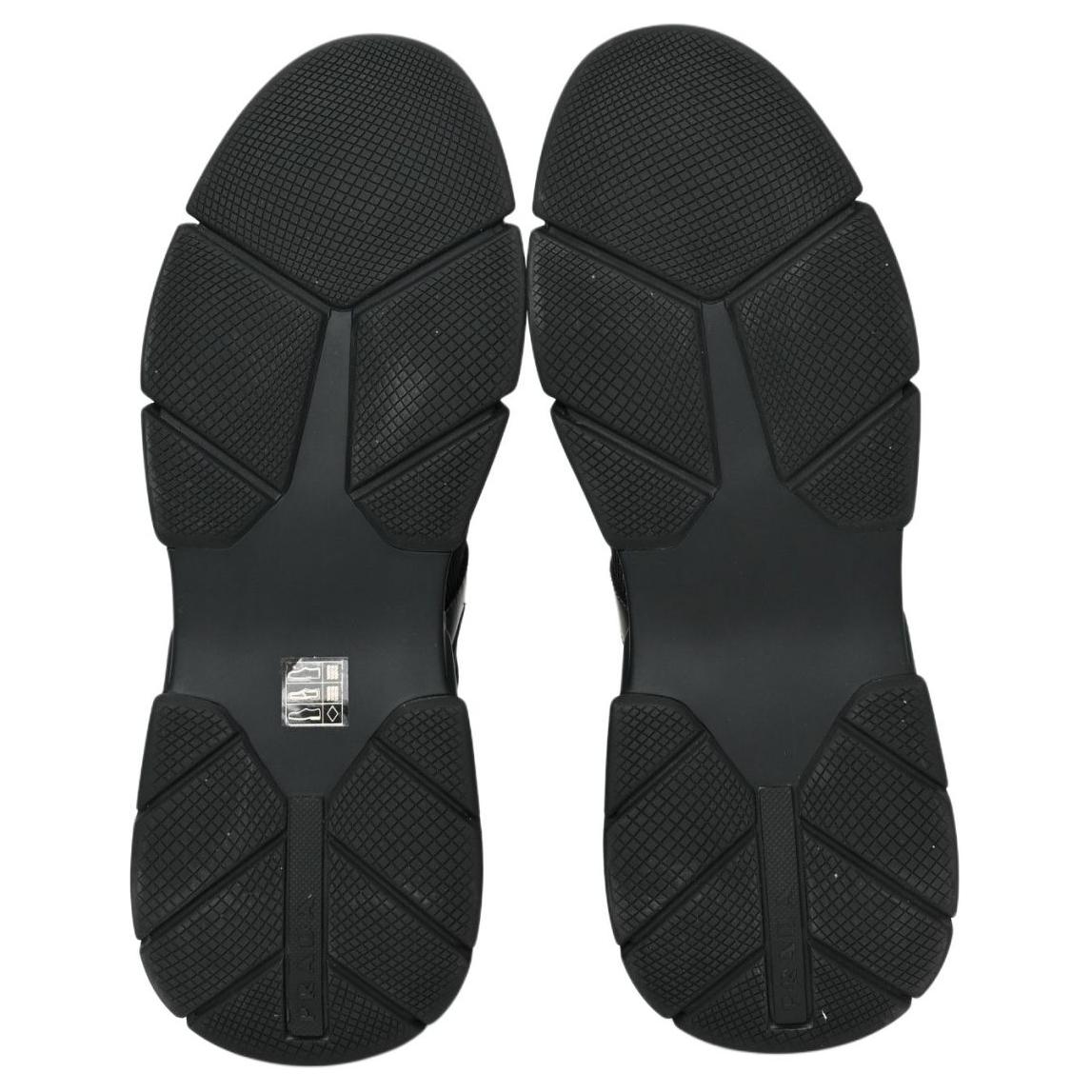 Details for 普拉達標誌圖案襪子 '黑白' 4E3492-3L5H-F0967