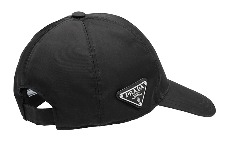 Shop プラダ ロゴ アウトドア ナイロン ベースボール キャップ ブラック 1HC274-2B15-F0002
