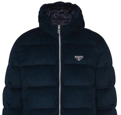 PRADA Logo Puffer Down Jacket Peacock Green Long Sleeve Coat. SGC072-1RL7-F0SVF-S-221 Sizing PRADA Logo Puffer Down Jacket Peacock Green Long Sleeve Coat. SGC072-1RL7-F0SVF-S-221