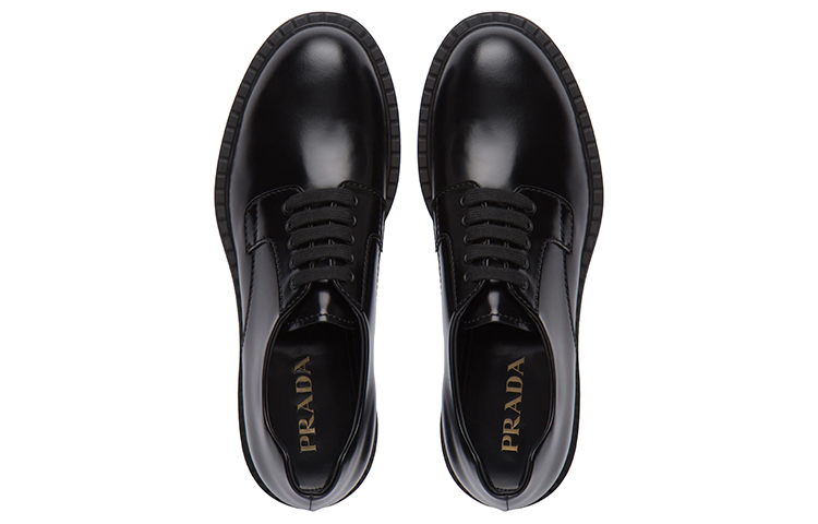 Shop PRADA 普拉達 磨砂皮系帶鞋 黑色