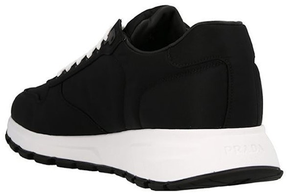 プラダ Prax 01 リナイロン (黒白) 2EE369_3LFV_F0632 Lookbook プラダ Prax 01 リナイロン (黒白) 2EE369_3LFV_F0632