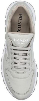 プラダ Prax 01 リナイロン グレー 2EE369-3LFV-F073X Shop プラダ Prax 01 リナイロン グレー 2EE369-3LFV-F073X