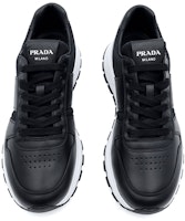Prada Prax 1 Zapatillas de Cuero Bajas Negras 4E3571_3L3F_F0002_F_G000 Shop Prada Prax 1 Zapatillas de Cuero Bajas Negras 4E3571_3L3F_F0002_F_G000