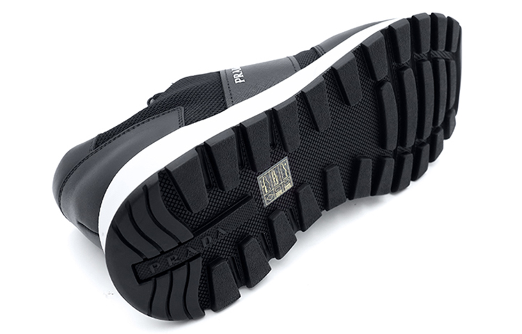 Purchase PRADA 普拉達 Logo印花休閒時尚運動鞋 男款 黑色