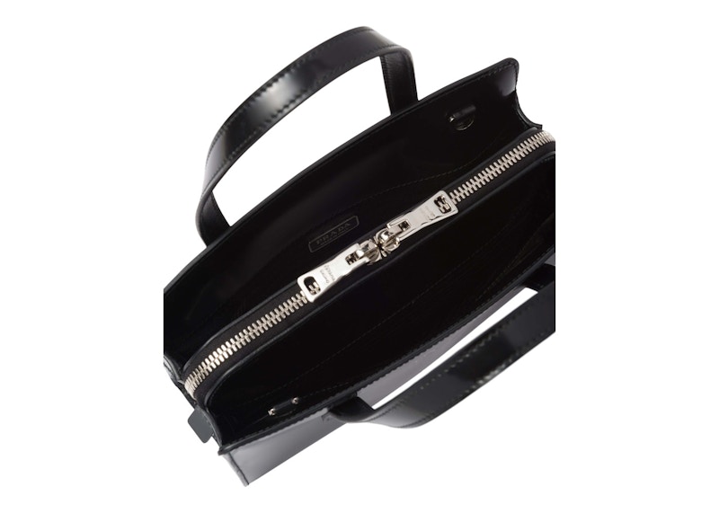 Lookbook Prada Re-Edition 1995 Beg Tangan Mini Kulit Hitam Berus