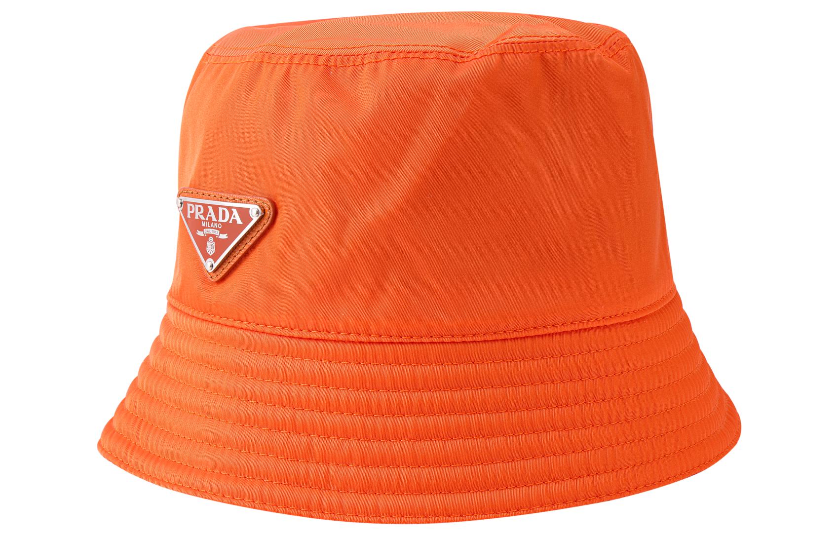 Lookbook Sombrero de Cubo PRADA Re-Nylon para Hombre - Accesorio de Moda Sostenible. 2HC137-2DMI-F0049
