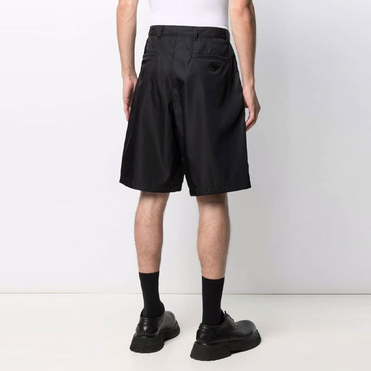 Purchase PRADA Re-Nylon FW21 Celana Pendek Hitam Logo Belt Loop Kasual. SPH86S2021YFL-F0002