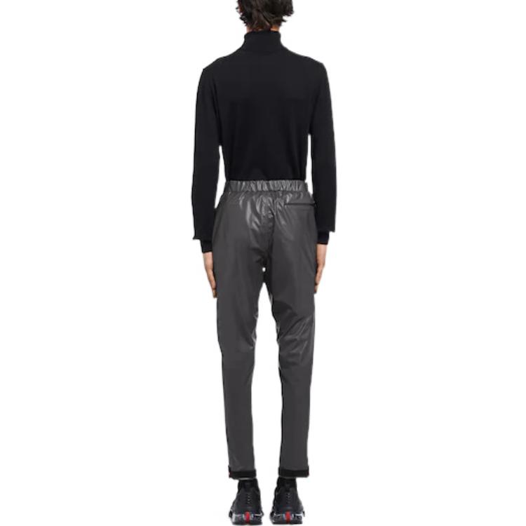 Shop PRADA Re-Nylon FW22 男士可调节弹性腰带休闲裤 黑色 SPH135-1T2Y-F0D65-S-212