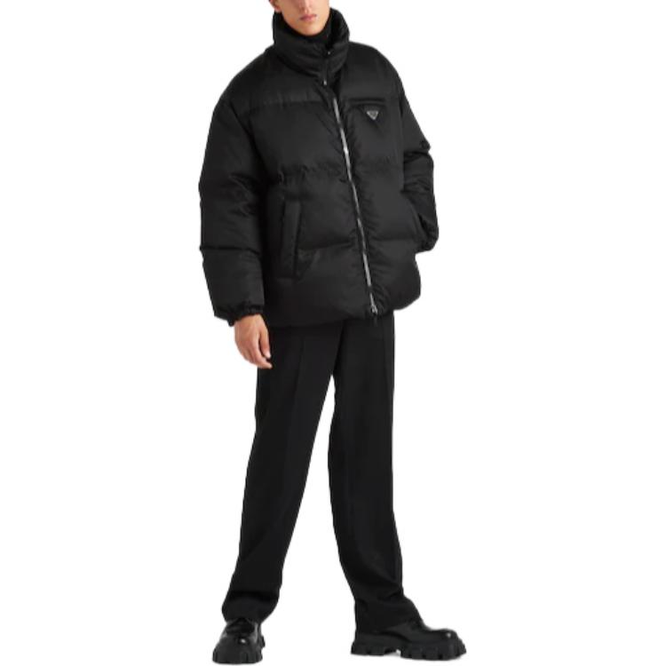 Lookbook 프라다 리나일론 FW22 리버시블 로고 스탠드 칼라 재킷 남성 블랙 SGC045-1WQ8-F0002-S-222