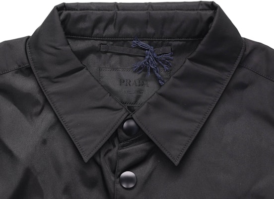 PRADA 再生尼龍黑色寬鬆版防曬長袖襯衫 SC514-1WQ8-F0002-S-202 Lookbook PRADA 再生尼龍黑色寬鬆版防曬長袖襯衫 SC514-1WQ8-F0002-S-202