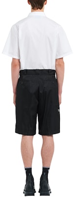 普拉达 Re-Nylon SS21 黑色休闲百慕大短裤 SPG32-1WQ8-F0002-S-182 Purchase 普拉达 Re-Nylon SS21 黑色休闲百慕大短裤 SPG32-1WQ8-F0002-S-182