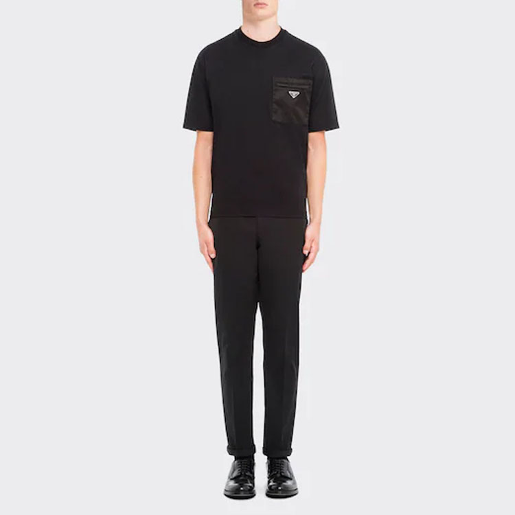 Shop 프라다 리나일론 SS22 블랙 트라이앵글 로고 니트 크루넥 티셔츠 UJN661-11CK-F0002-S-221