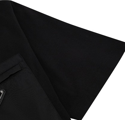 프라다 리나일론 SS22 블랙 트라이앵글 로고 니트 크루넥 티셔츠 UJN661-11CK-F0002-S-221 Sizing 프라다 리나일론 SS22 블랙 트라이앵글 로고 니트 크루넥 티셔츠 UJN661-11CK-F0002-S-221