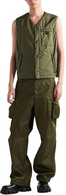 PRADA Re尼龙标志直筒休闲裤绿色 SPH392-1WQ8-F0466-S-OOO Lookbook PRADA Re尼龙标志直筒休闲裤绿色 SPH392-1WQ8-F0466-S-OOO