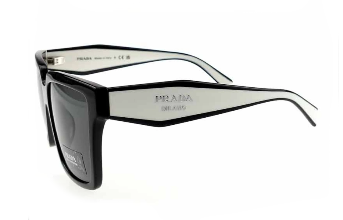 Shop PRADA 复古方形太阳镜 米色情侣款 带标志镜腿 SPR24ZF-1AB5S057