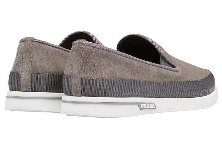 Lookbook プラダスエードスリッポン（グレー） 4D3434_054_F073E
