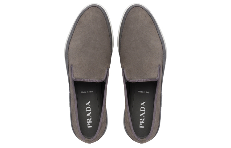 Shop プラダスエードスリッポン（グレー） 4D3434_054_F073E